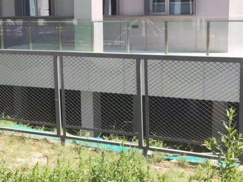 防護類鋼板網(wǎng)